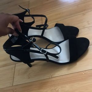 🌸nine West black strap heels